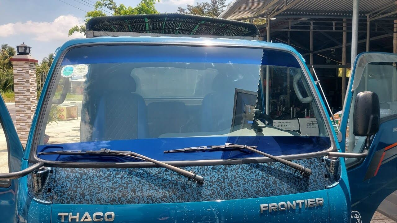 Film chống chói xe tải Thaco 2,4T