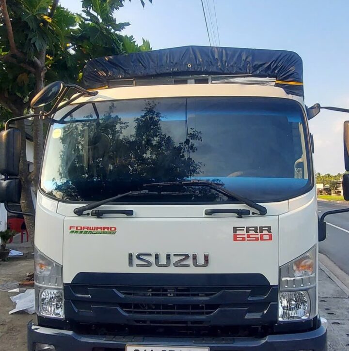 Dán Film Chống Chói Màu Xanh Biển Kính Trước Xe Tải ISUZU FRR 650