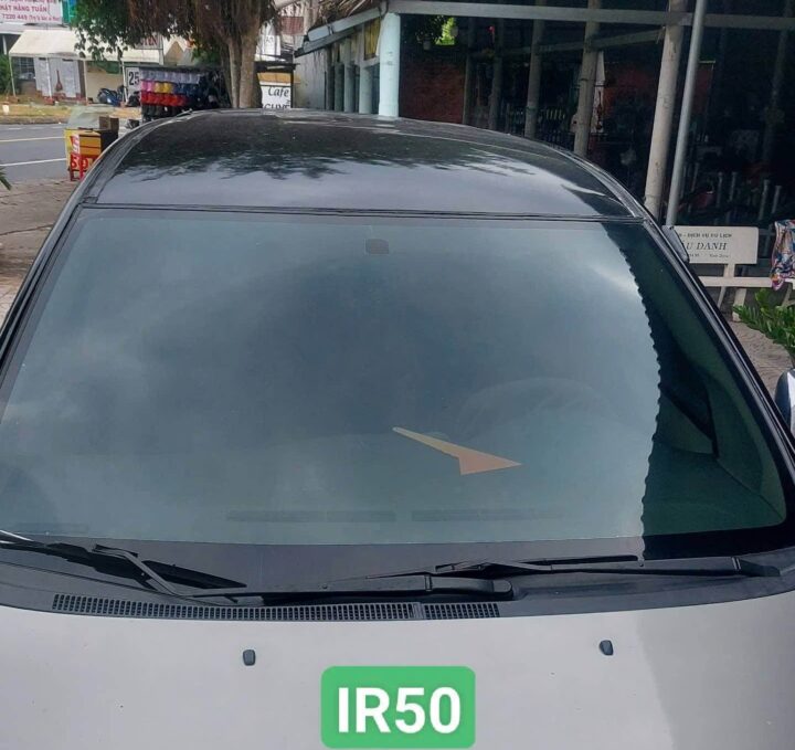 Dán film cách nhiệt kính lái Toyota Innova 2010 – IR50 chống nắng, giảm nóng, chạy mát hơn